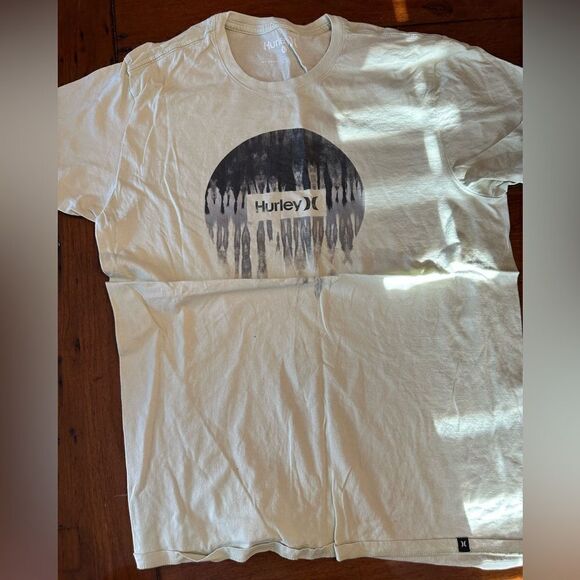 EUC Mint Hurley TeeShirt - Picture 2 of 3